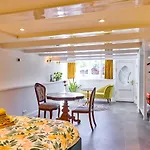 Studio Next To Skinny Bridge Near Rembrandtsquare